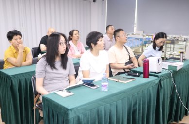 本地康惠医护学校智慧养老实训基地上线 全场景模拟失能失智老人照护实操教学