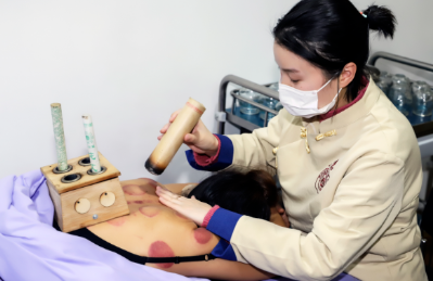 零基础可以学艾灸拔罐吗？康惠医护学校讲解无中医基础理疗学习方法