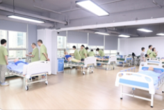 本地养老护理员培训机构怎么选 康惠医护学校教你避开只发证不实操陷阱