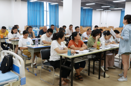 2026 成都长期照护师报考条件详解｜零基础低学历均可报名康惠医护学校培训考证