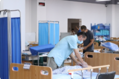 本地养老护理员培训班怎么选？康惠医护学校提醒避开只发证、不实操的水课