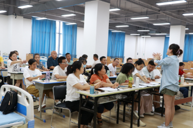 康惠医护养老护理培训：收费透明无二次消费 一次报名学到会为止