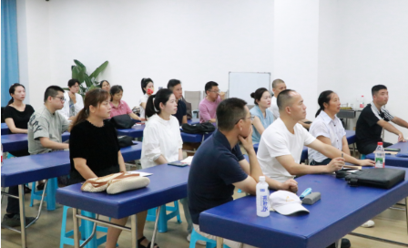 康惠医护养老护理培训真实课堂：全实操模式，技能学扎实