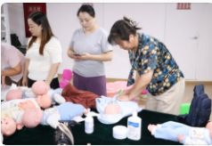 为什么正规培训月嫂更好接单 专业能力过硬收获更多复购与转介绍